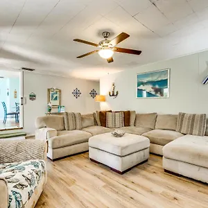 Holiday home Walton Coastal Retreat With Yard Walk To, Fort Walton Beach